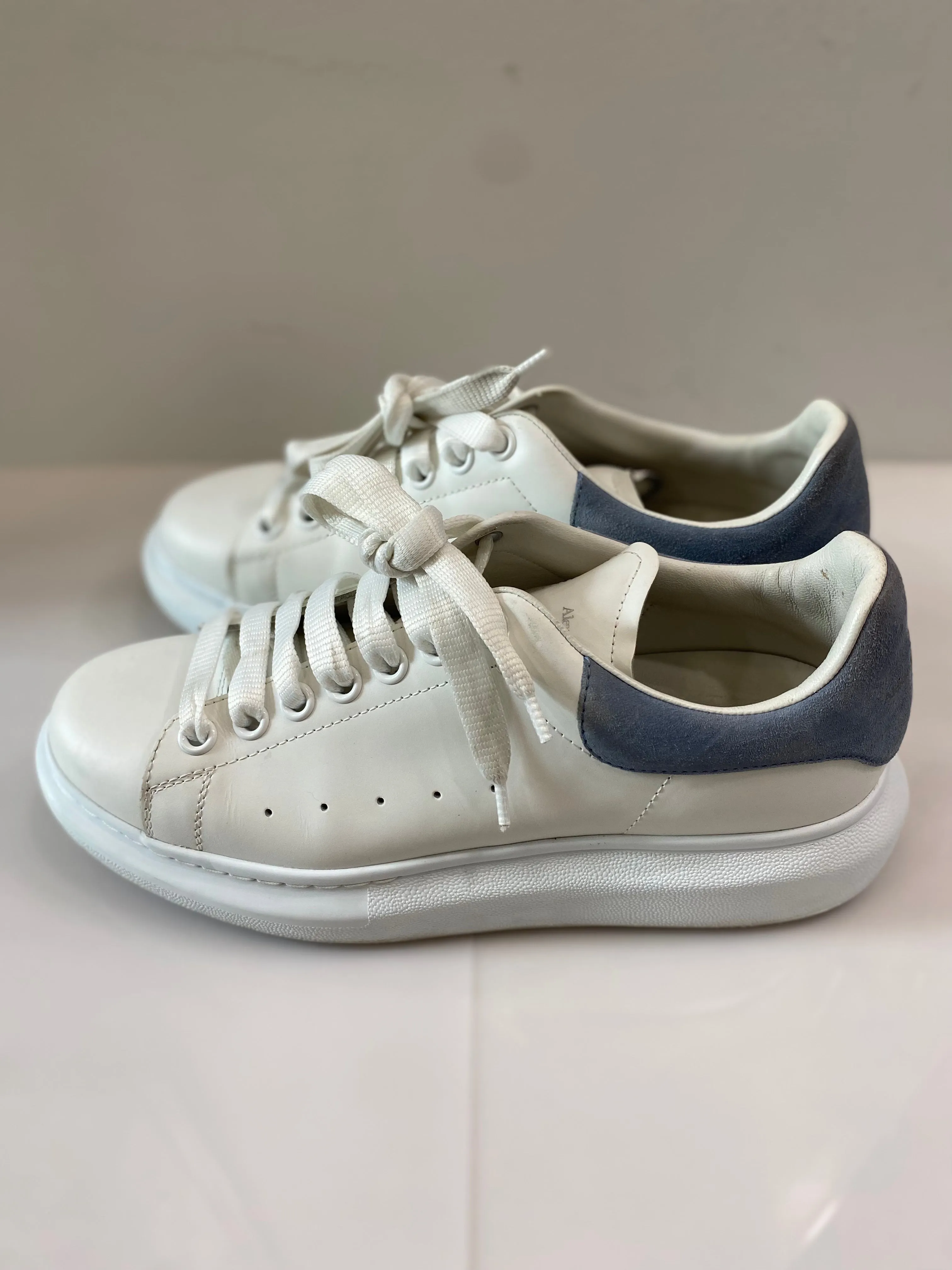 ALEXANDER MCQUEEN LARRY LEATHER LOW-TOP SNEAKERS