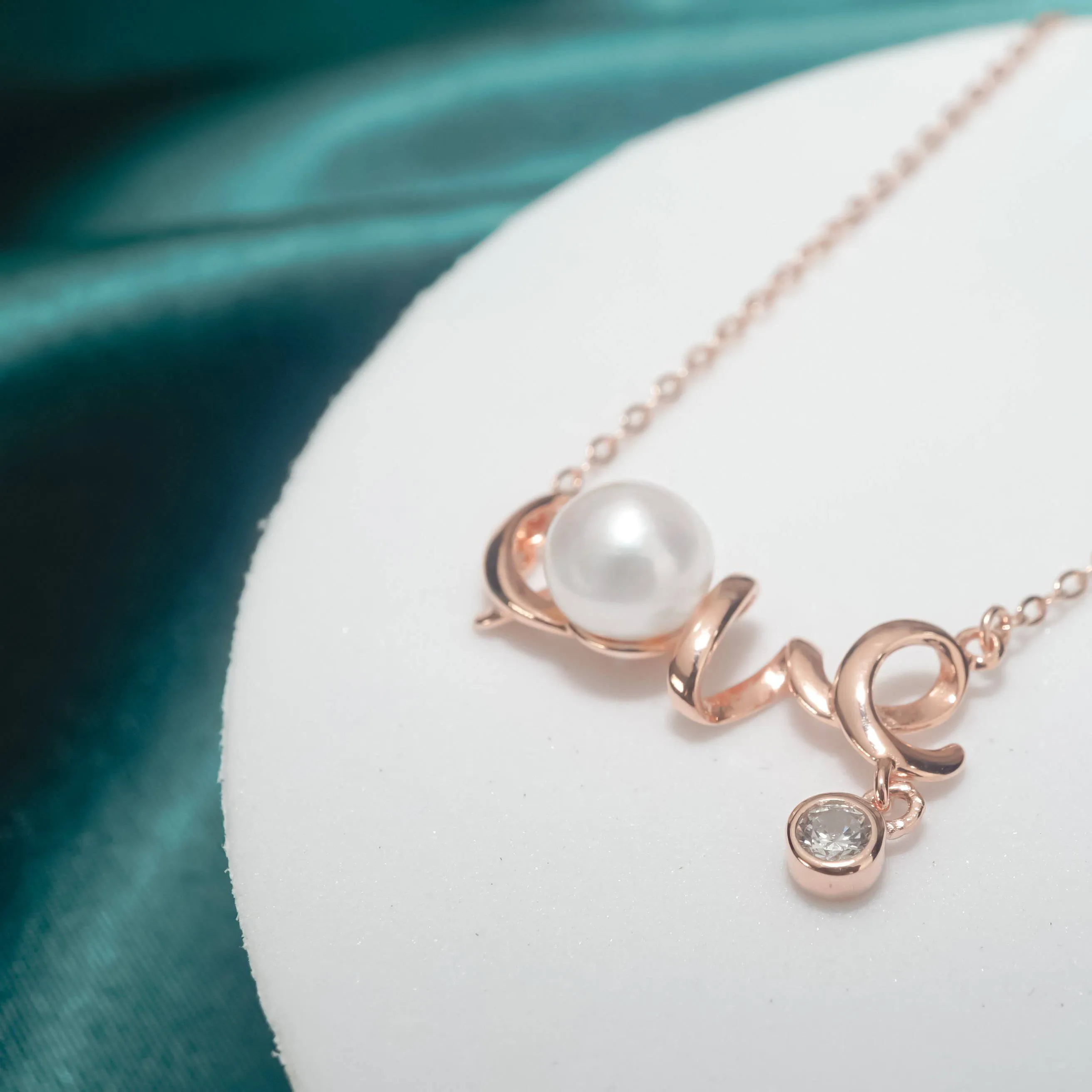 New Yorker Freshwater Pearl Love Necklace WN00088
