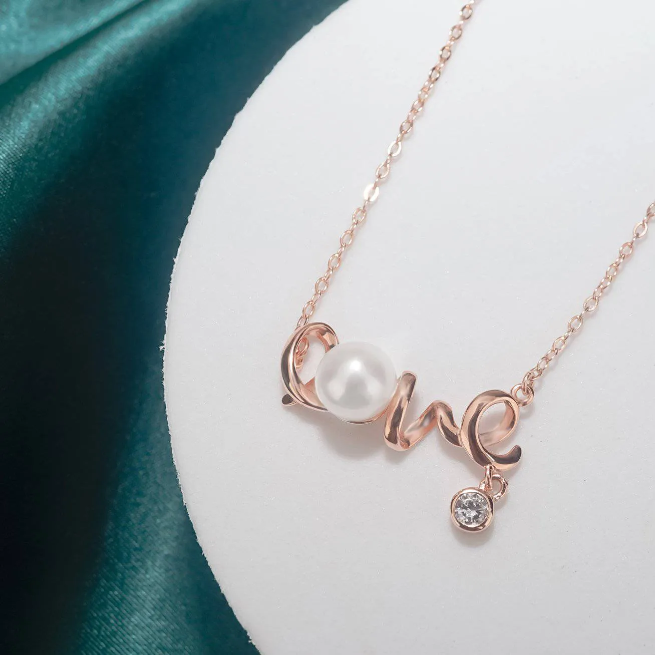 New Yorker Freshwater Pearl Love Necklace WN00088